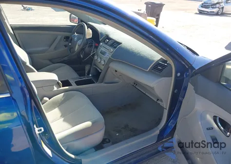 2010 Toyota Camry Le z USA, uszkodzony, nr VIN 4T4BF3EK6AR005699